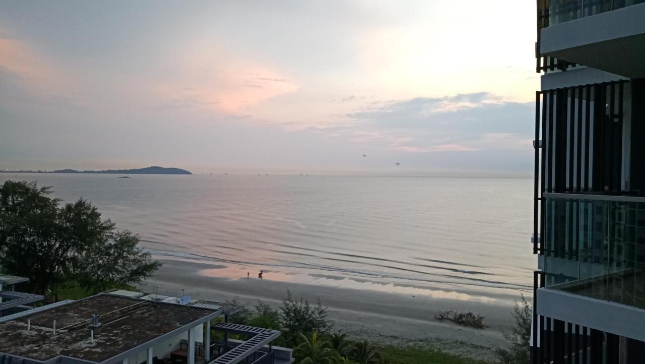 Timur Bay Seafront Residence 콴탄 외부 사진